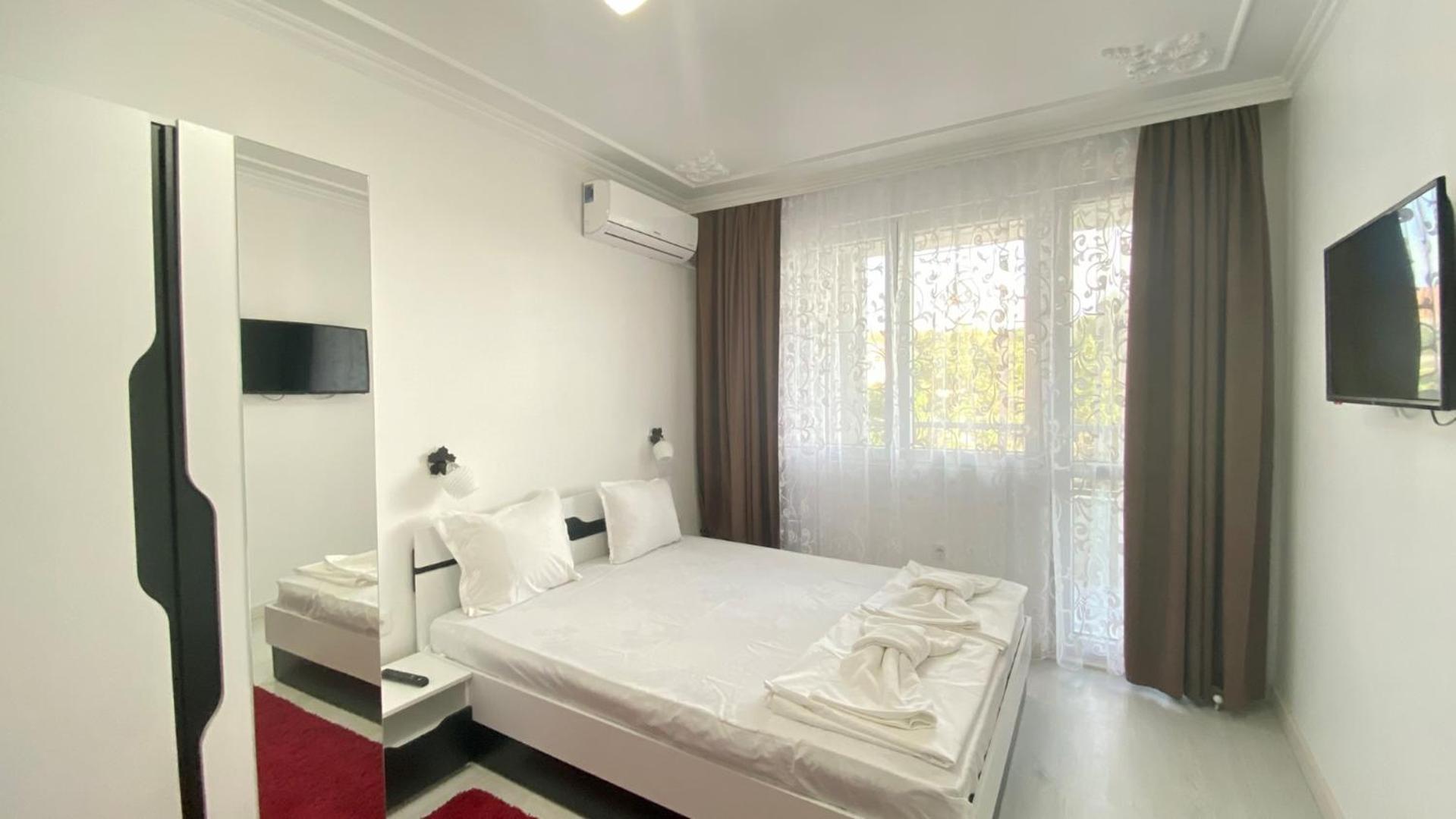 Bratanov Edelweiess Apartment Nesebar Bagian luar foto