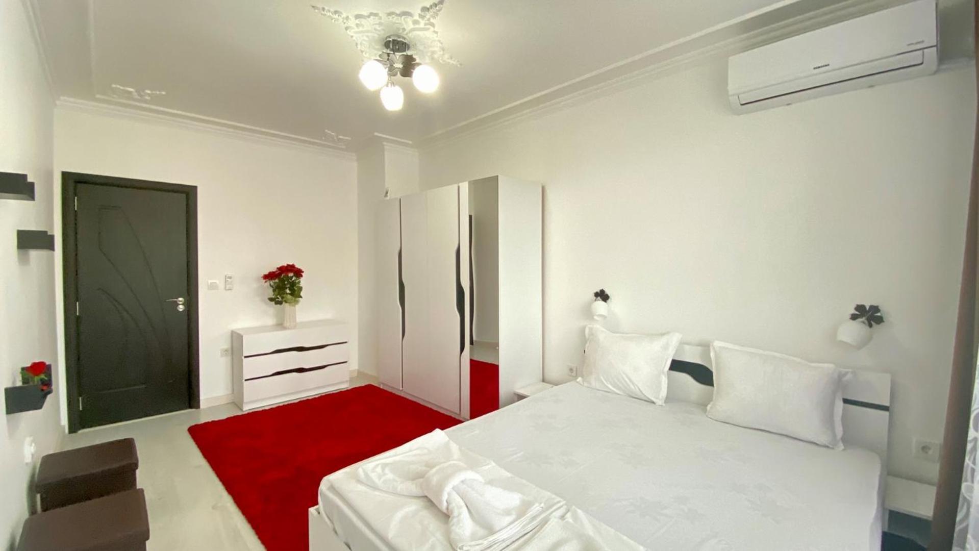 Bratanov Edelweiess Apartment Nesebar Bagian luar foto